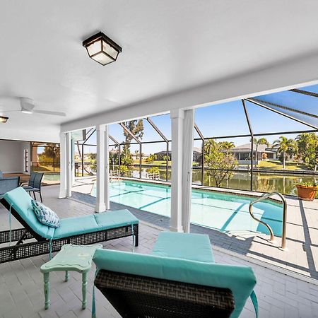 Luxury Waterfront Haven In Cape Coral - Dog-Friendly Escape With Private Pool 빌라 외부 사진