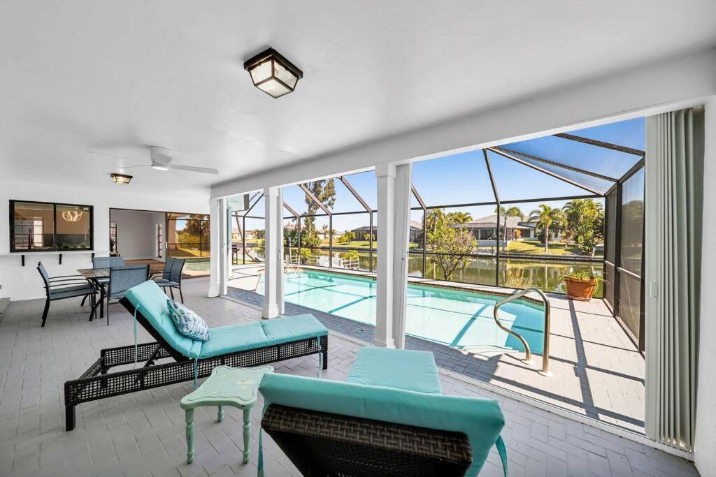 Luxury Waterfront Haven In Cape Coral - Dog-Friendly Escape With Private Pool 빌라 외부 사진