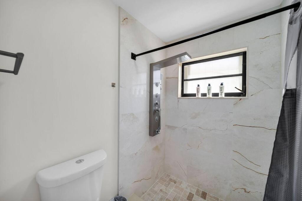 Luxury Waterfront Haven In Cape Coral - Dog-Friendly Escape With Private Pool 빌라 외부 사진